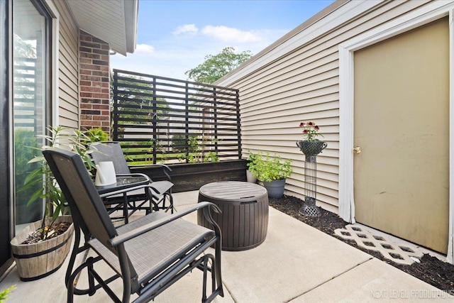 1061 Cascade Dr, Aurora, IL 60506 - photo 3