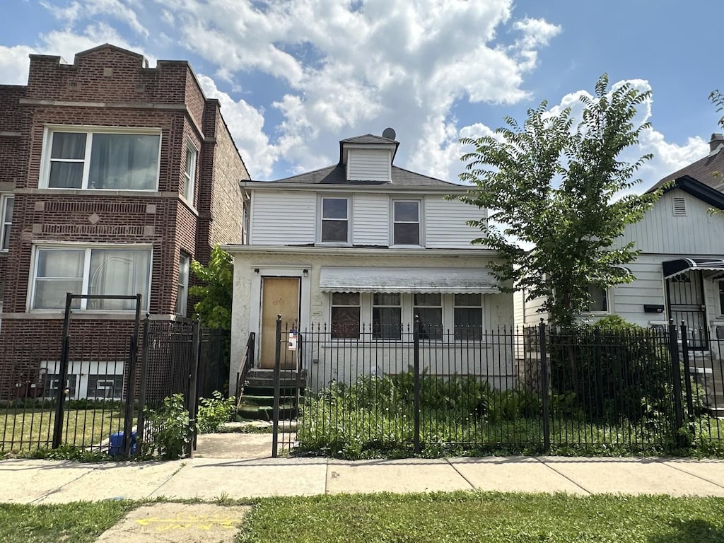 5257 W Gladys Ave, Chicago, IL 60644 - photo 3