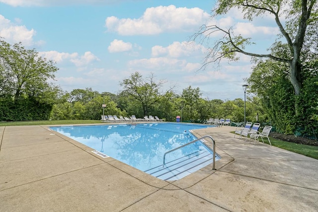 5900 Oakwood Dr Unit 2H, Lisle, IL 60532 - photo 3