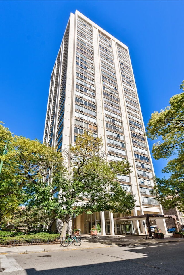 70 W Burton Pl Unit 503F, Chicago, IL 60610 - photo 1