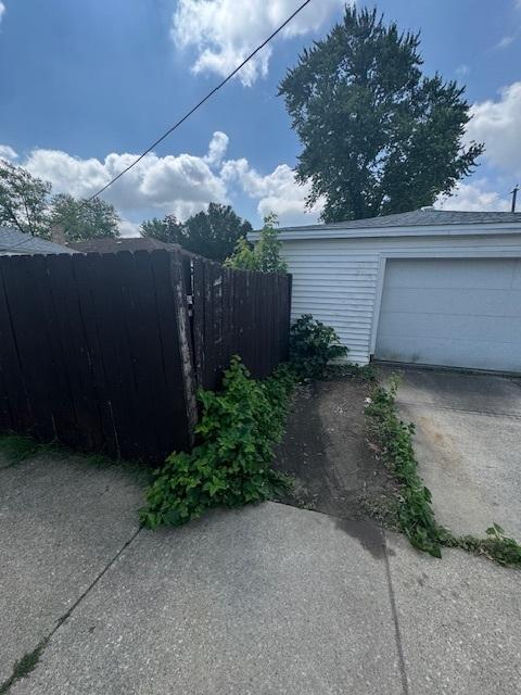 9100 S Sawyer Ave, Evergreen Park, IL 60805 - photo 22