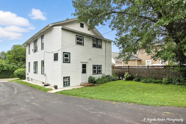 419 N Ash St N, Waukegan, IL 60085 - photo 2