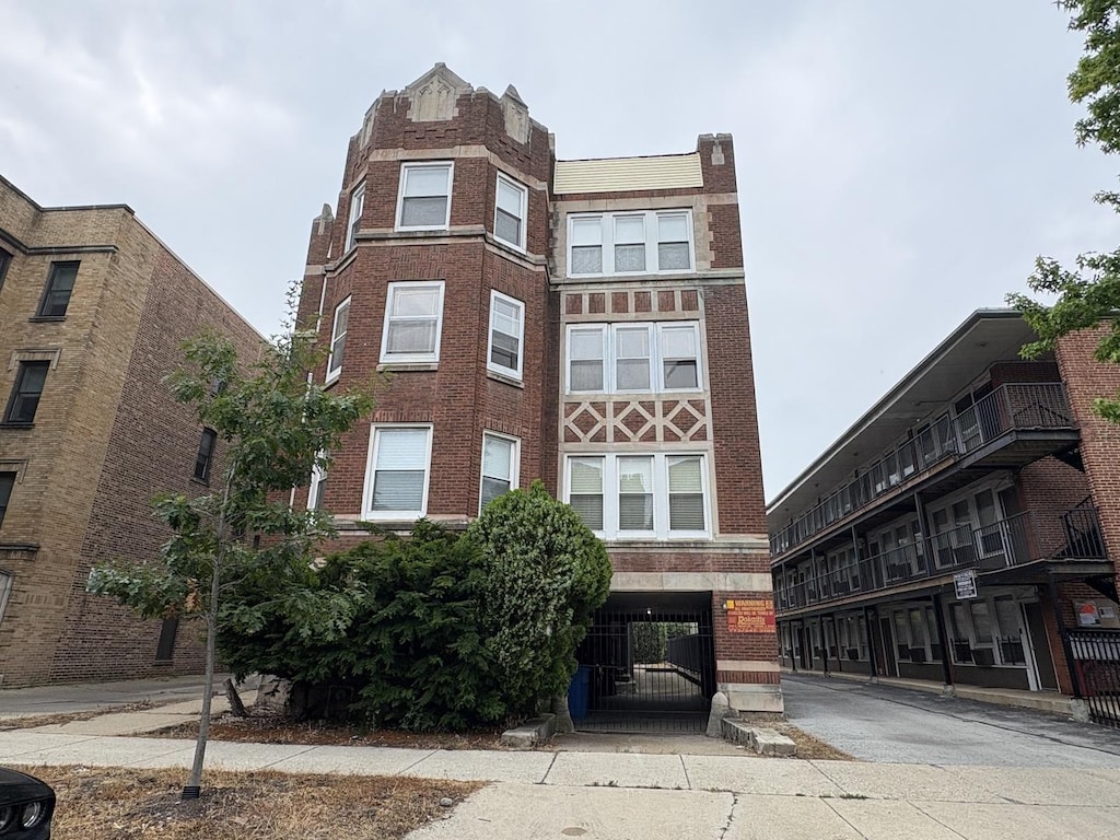 6836 S Crandon Ave Unit 3, Chicago, IL 60649 - photo 1
