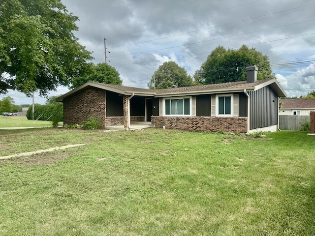 903 W 1st St, Spring Valley, IL 61362 - photo 1