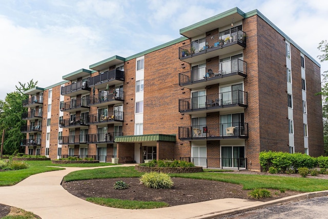 5S040 Pebblewood Ln Unit W303, Naperville, IL 60563 - photo 1