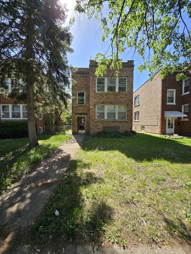 1320 Wisconsin Ave, Berwyn, IL 60402 - photo 1