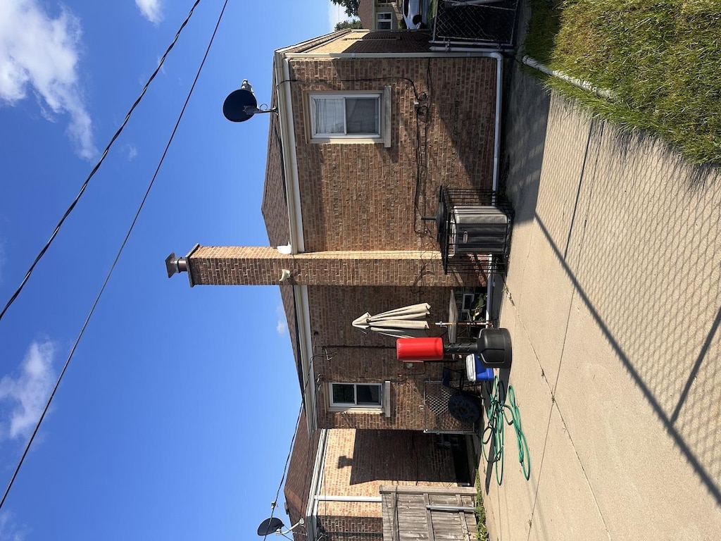 3914 W 84th Pl, Chicago, IL 60652 - photo 2