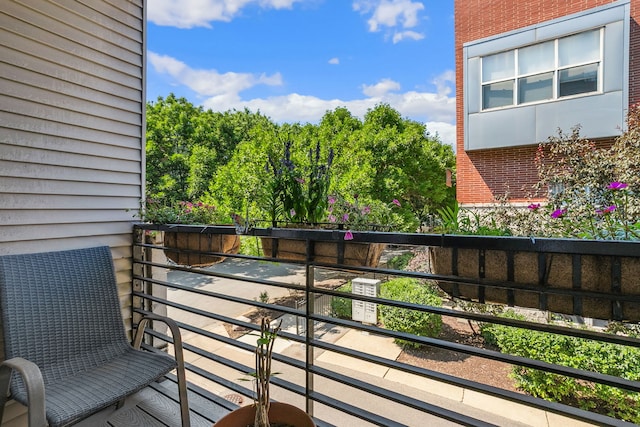 2558 W Bloomingdale Ave, Chicago, IL 60647 - photo 9