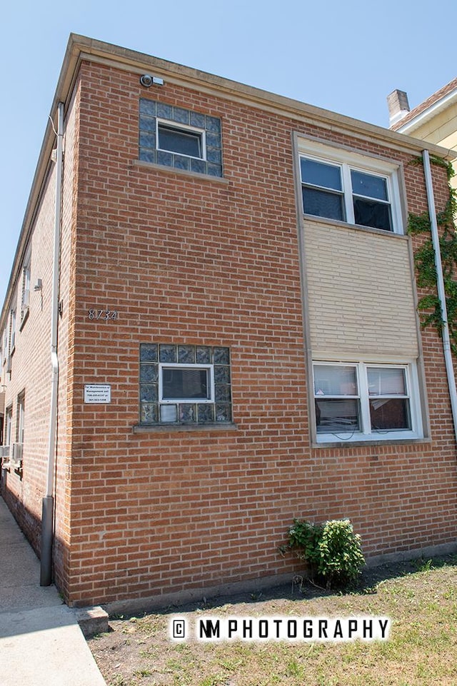 8734 S Escanaba Ave, Chicago, IL 60617 - photo 1