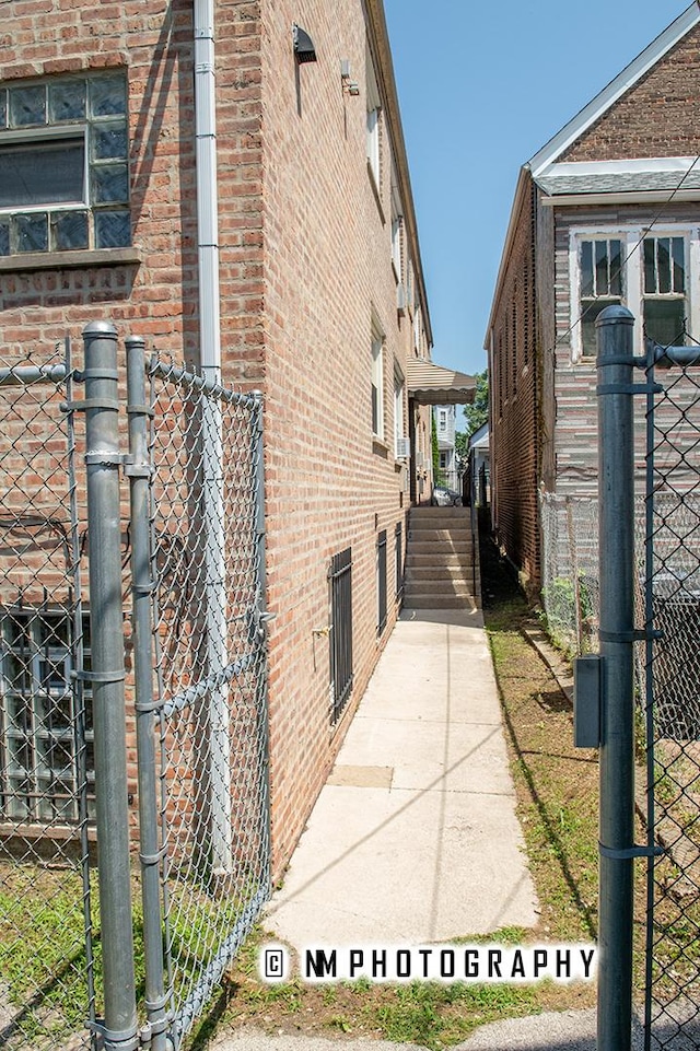 8734 S Escanaba Ave, Chicago, IL 60617 - photo 26