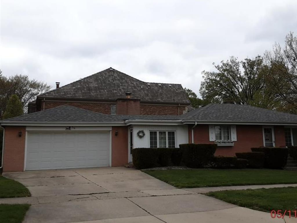 738 S Kearsage Ave, Elmhurst, IL 60126 - photo 2