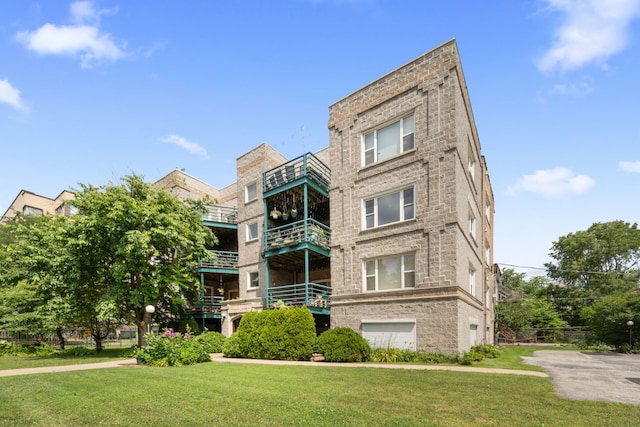 900 E 62nd St Unit 2E, Chicago, IL 60637 - photo 1