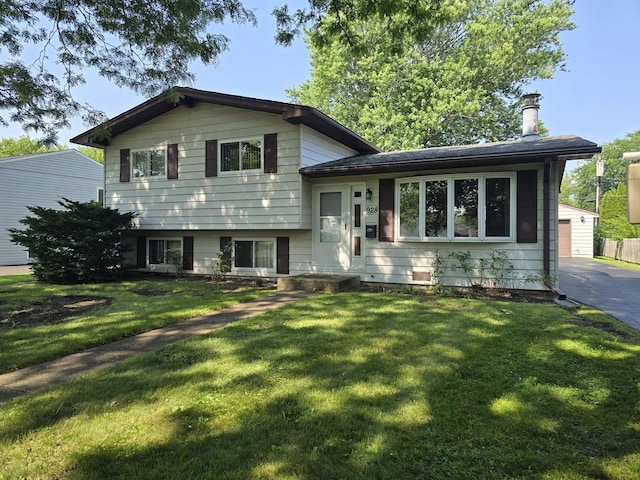 928 Shields Ave, Winthrop Harbor, IL 60096 - photo 1