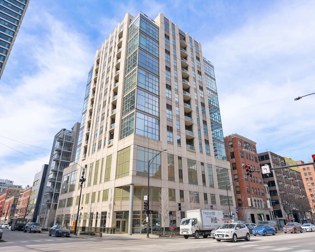 150 W Superior St Unit 1106, Chicago, IL 60654 - photo 1