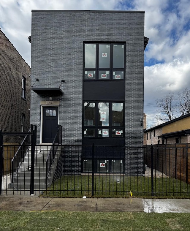 4348 W Thomas St, Chicago, IL 60651 - photo 1