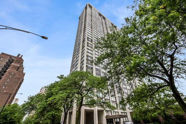 5455 N Sheridan Rd Unit 3203, Chicago, IL 60640 - photo 2