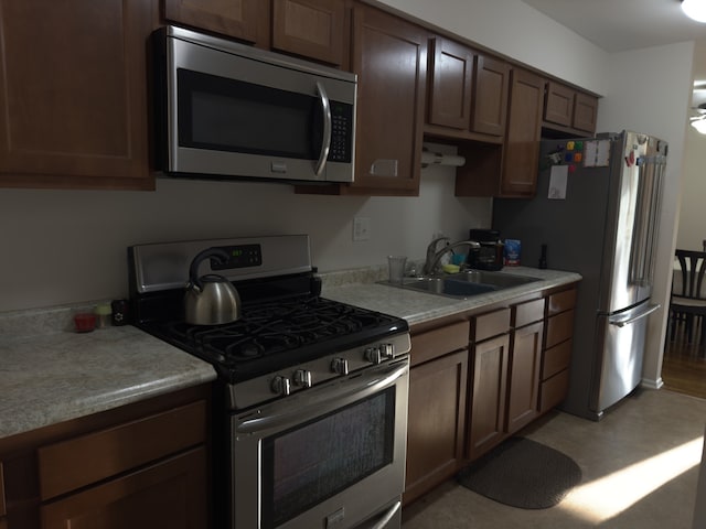 2104 Falmouth Ct, Streamwood, IL 60107 - photo 6