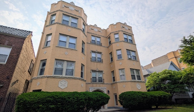 1010 N Austin Blvd Unit 2S, Oak Park, IL 60302 - photo 1