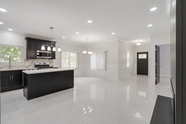 821 N Rosewood Ave, Kankakee, IL 60901 - photo 4