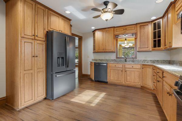 190 Grove Ave, Hampshire, IL 60140 - photo 9