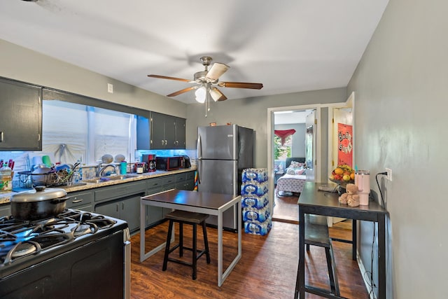 8122 S Kingston Ave, Chicago, IL 60617 - photo 2