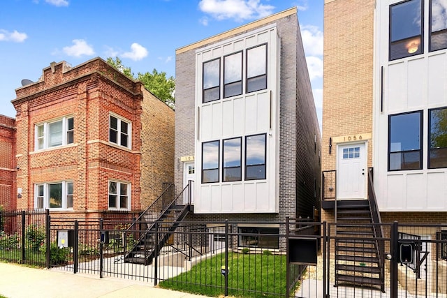 535 N Lawndale Ave, Chicago, IL 60624 - photo 2