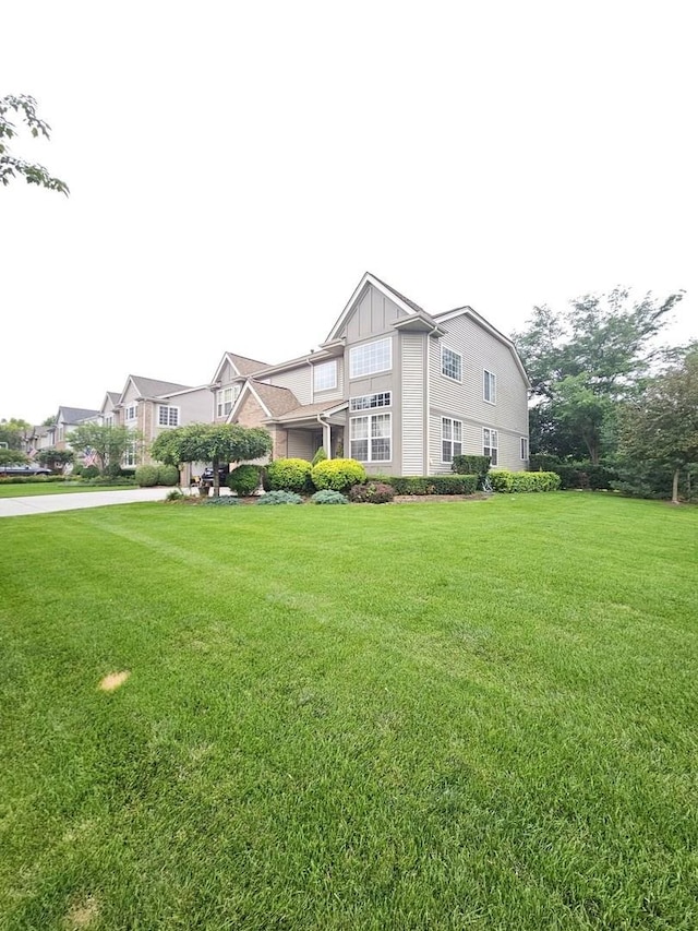 10 Montclair Dr, Cary, IL 60013 - photo 2