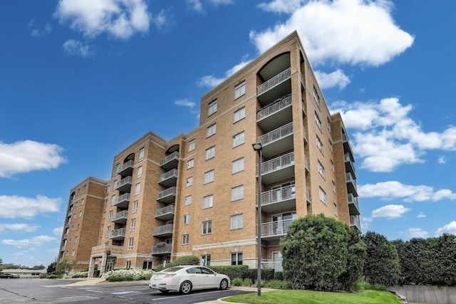 6815 N Milwaukee Ave Unit 708, Niles, IL 60714 - photo 1