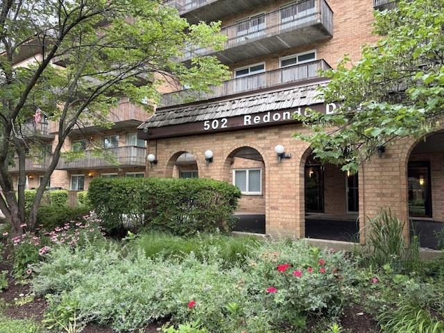 502 Redondo Dr Unit 112, Downers Grove, IL 60516 - photo 1
