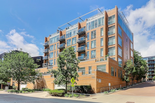 1720 Oak Ave Unit 610, Evanston, IL 60201 - photo 1