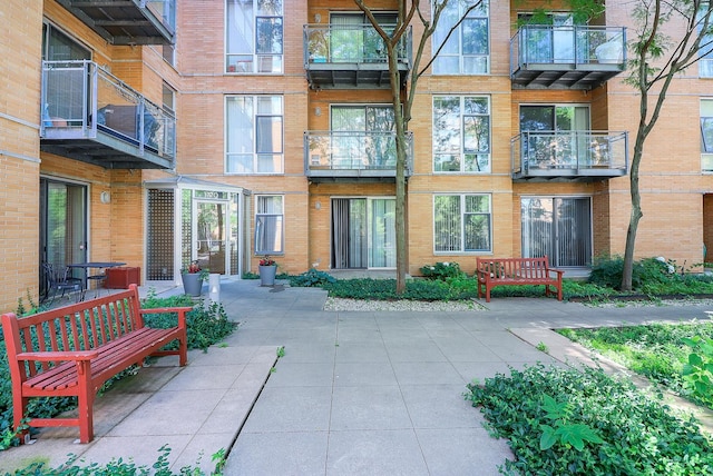1720 Oak Ave Unit 610, Evanston, IL 60201 - photo 3