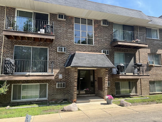 215 S Hale St Unit 8A, Addison, IL 60101 - photo 1
