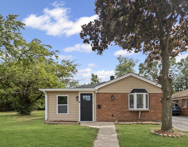3112 W Whipple Dr, Merrionette Park, IL 60803 - photo 1