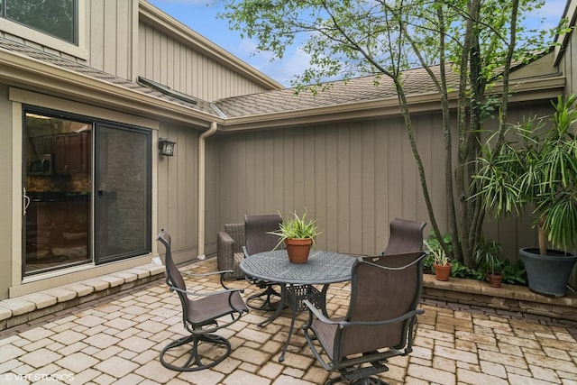 224 Bluff Ct, Lake Barrington, IL 60010 - photo 2