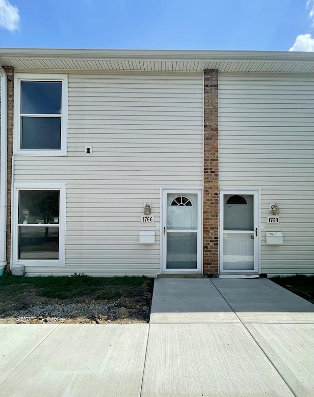 1766 Hassell Rd, Hoffman Estates, IL 60169 - photo 2