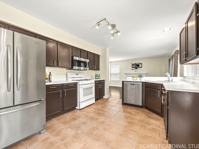 1298 Dunbarton Dr, Aurora, IL 60502 - photo 9