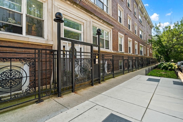 1019 W Winona St Unit 2, Chicago, IL 60640 - photo 2