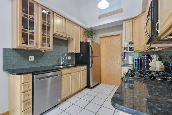 10883 Harry Dr Unit 14, Huntley, IL 60142 - photo 5