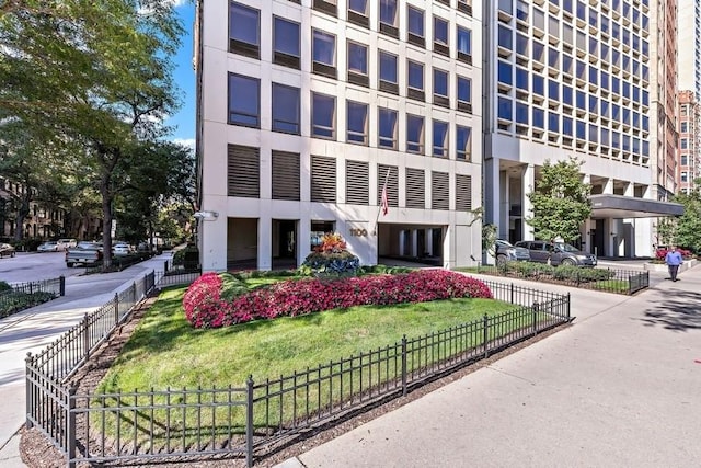 1100 N Lake Shore Dr Unit 11B, Chicago, IL 60611 - photo 2