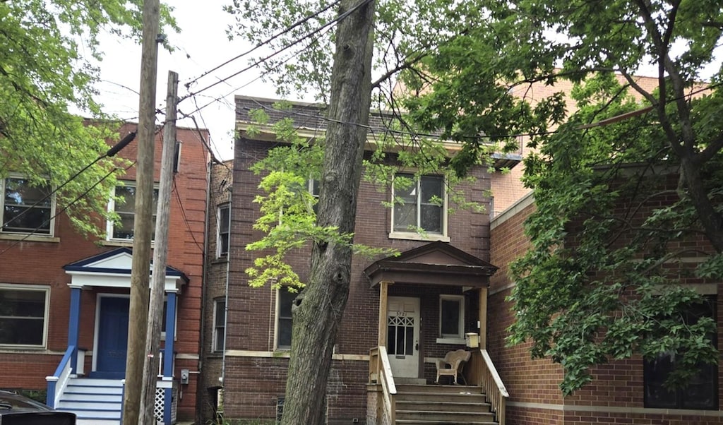 3721 N Wolcott Ave, Chicago, IL 60613 - photo 1