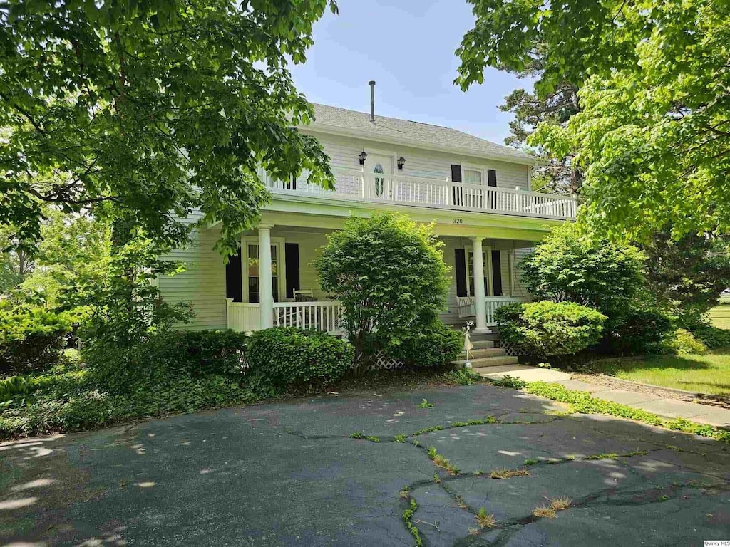 320 S Fayette, Carthage, IL 62321 - photo 1