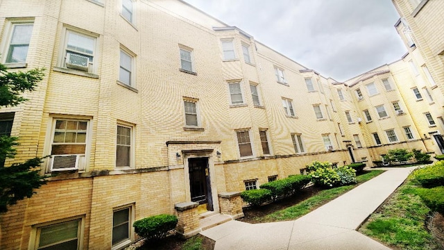 425 Wisconsin Ave Unit 2W, Oak Park, IL 60302 - photo 2