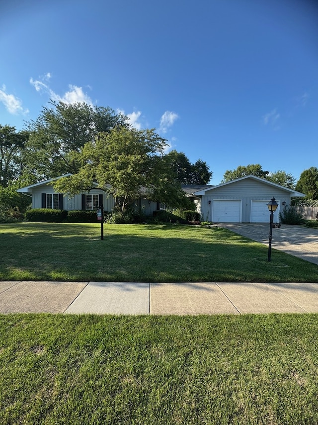 541 E Cloverlane Dr, Sycamore, IL 60178 - photo 1