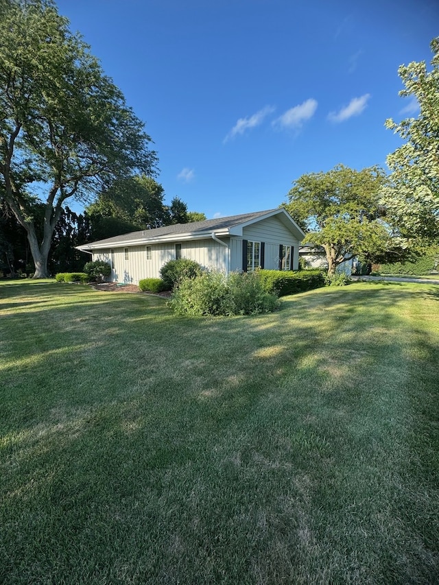 541 E Cloverlane Dr, Sycamore, IL 60178 - photo 2