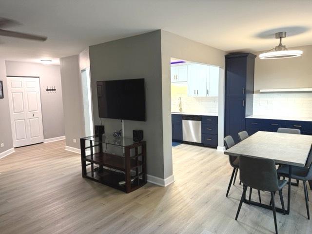 1306 Pennwood Ct Unit D1, Schaumburg, IL 60193 - photo 9