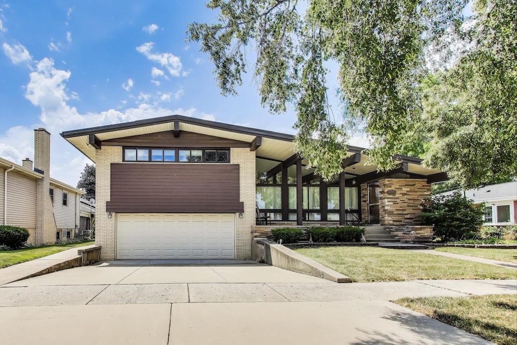 10020 S Karlov Ave, Oak Lawn, IL 60453 - photo 1