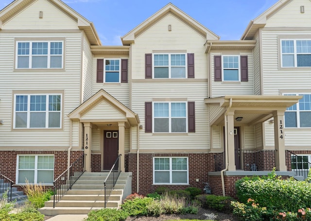 1216 Evergreen Ave, Des Plaines, IL 60016 - photo 1