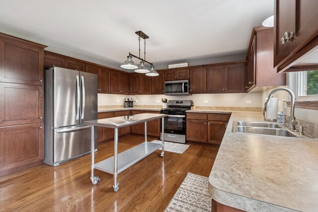 610 Sandburg Dr, Manteno, IL 60950 - photo 5