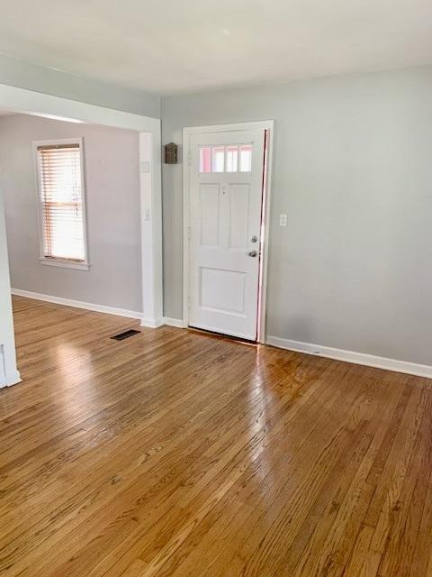 8303 Lawndale Ave, Skokie, IL 60076 - photo 2