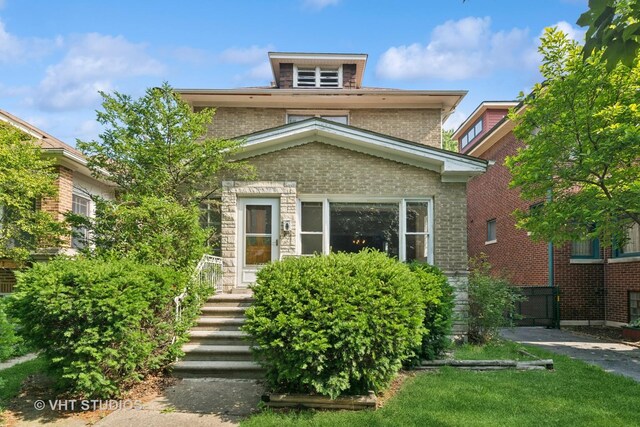 2946 W Wilson Ave, Chicago, IL 60625 - photo 1